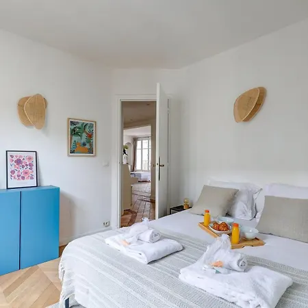683 Morgane - Superbe A Paris